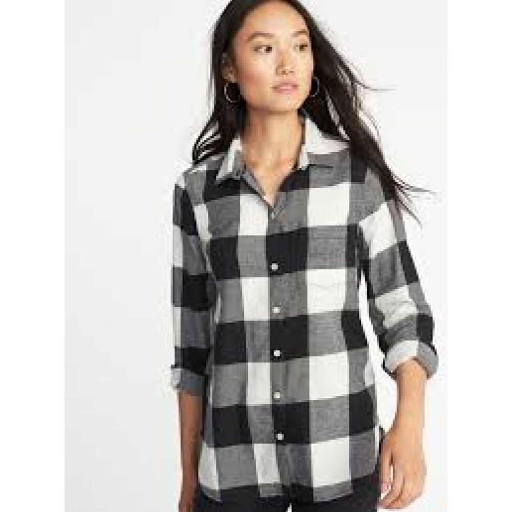 OLD NAVY The Classic Shirt Petite M MP Checkered Plaid Button Up Long Sleeve B3